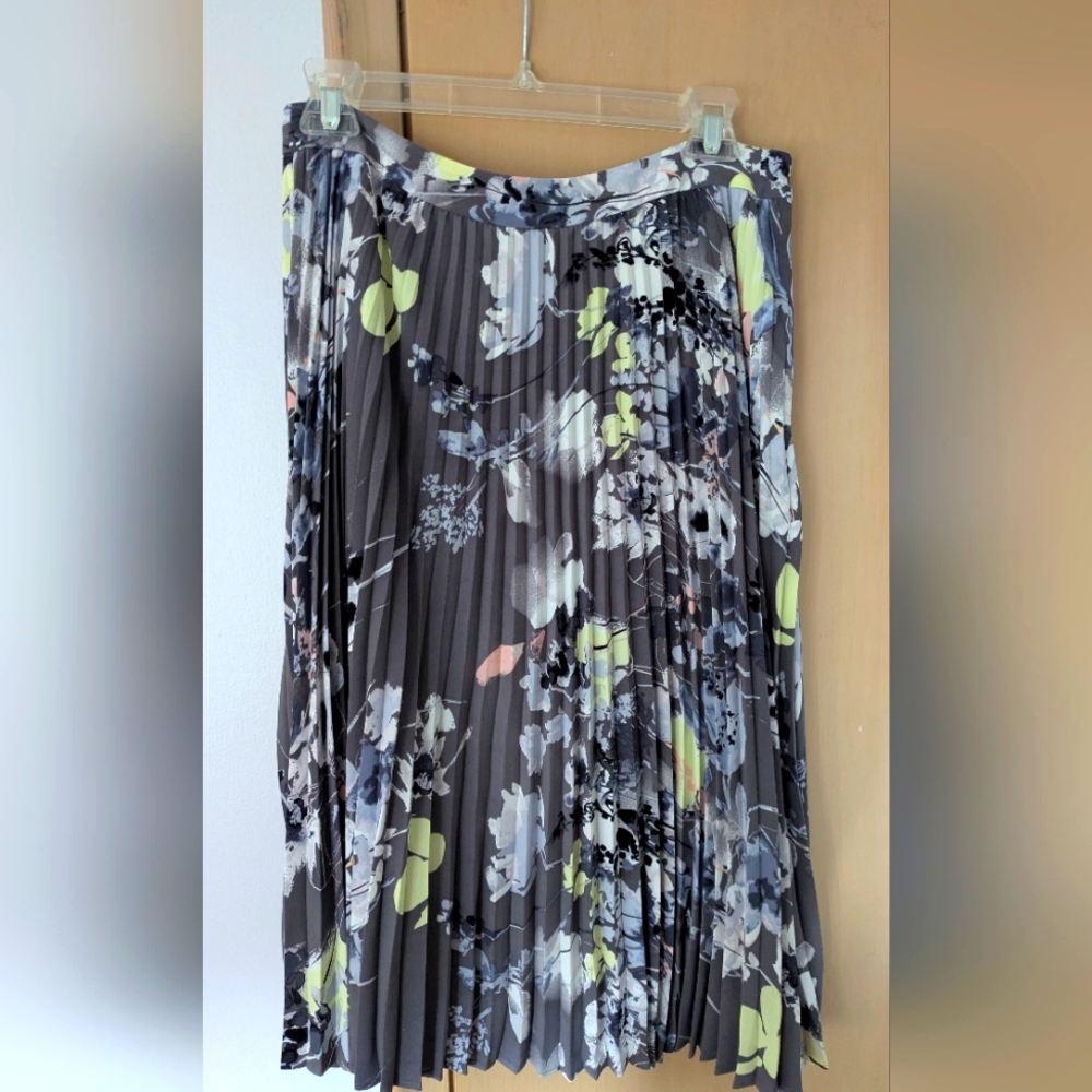 Floral Pleated Midi Skirt